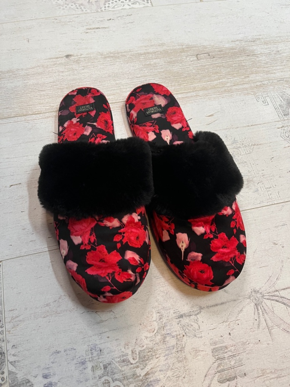 Victorias Secret Red Rose Slippers Size Large